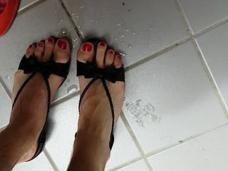 big cumshot on red toenails an high heels
