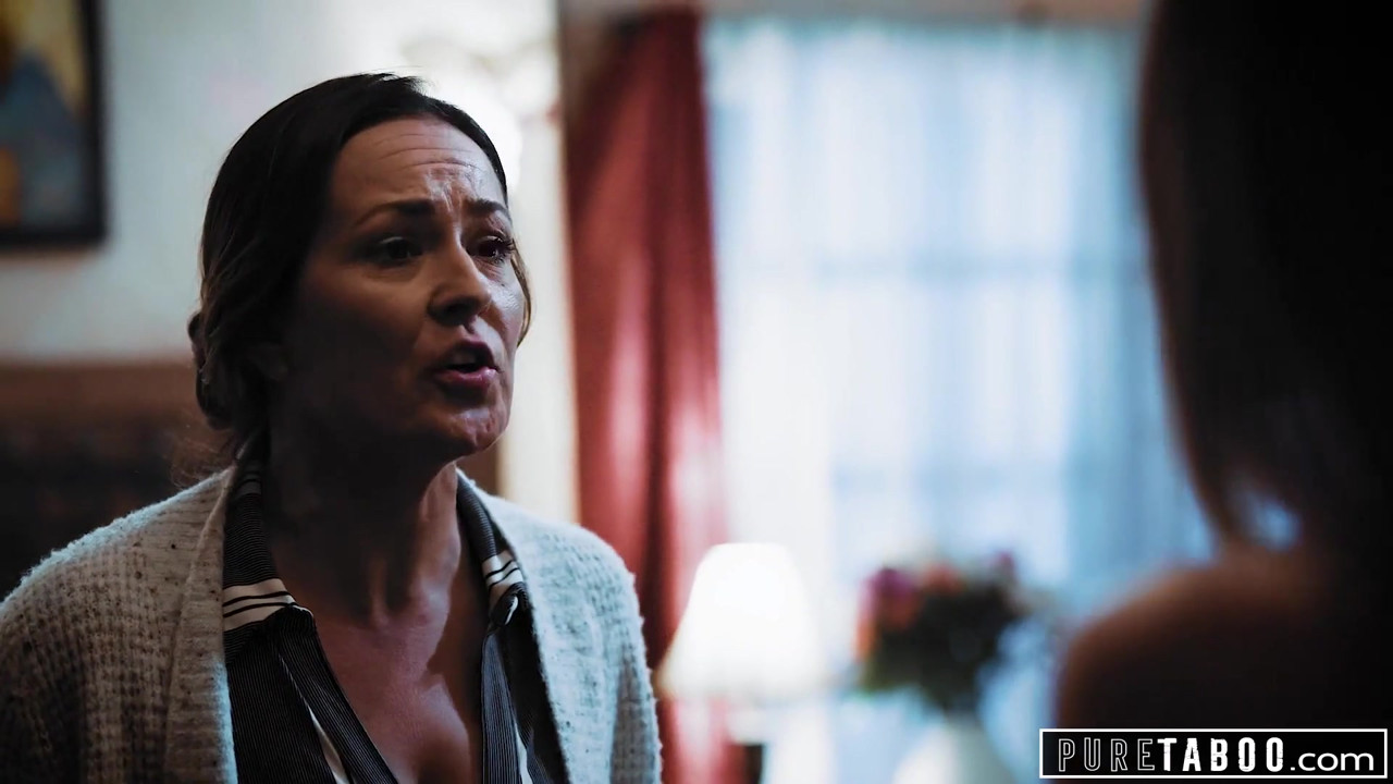 継母と継父と捕まる純粋なタブー、カイラー・クインが参加