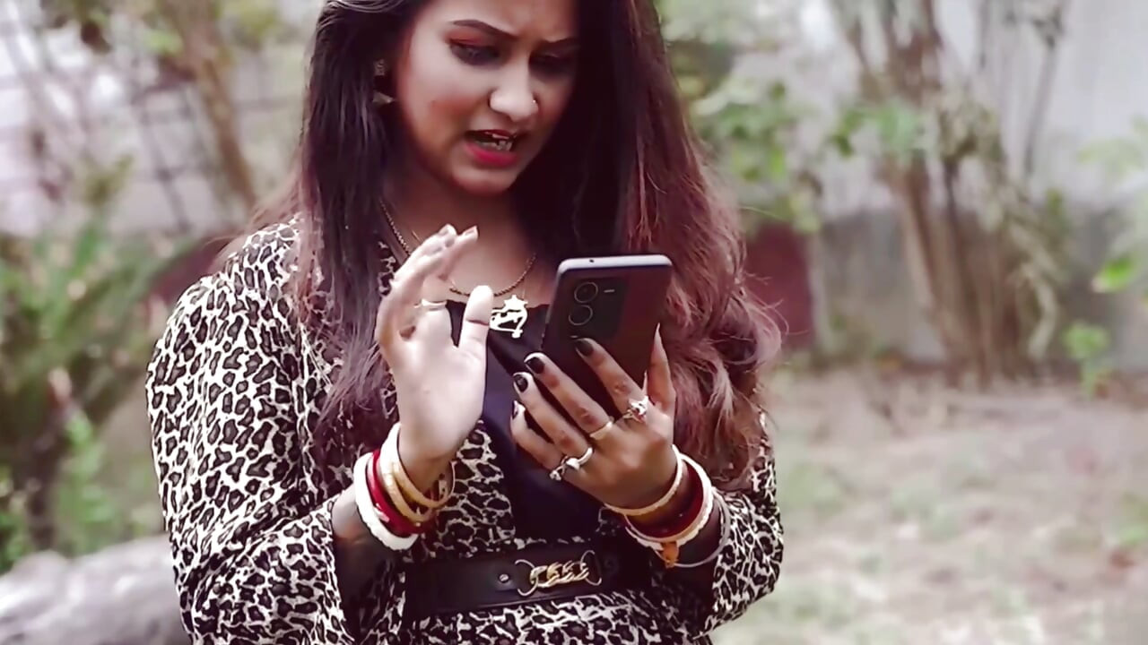 Ladki ne boy ko bulakar chudwai