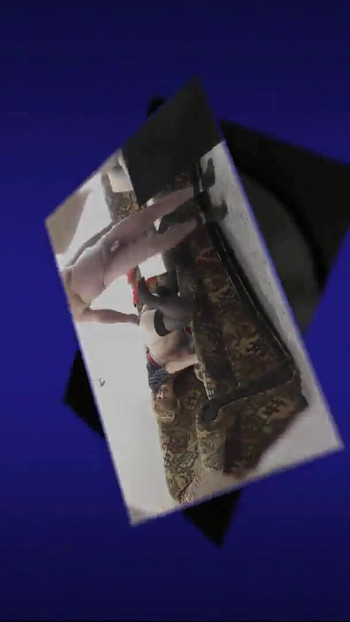 Ehefrau genannt nachbar in der küche, während der ehemann weg ist. Er fickte muschi doggystyle auf dem bett im schlafzimmer und abspritzen | Clip 3