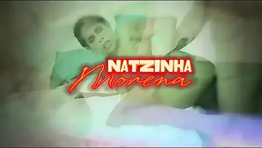 Natzinha Morena: ateşli evli kadın yatak odasında tatlı bir sonla yoğun seks yapıyor
