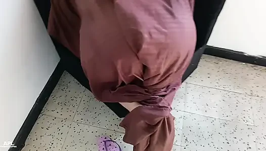 Ich habe Verstecken mit meinem Stiefbruder gespielt und ihm eine köstliche Überraschung bereitet
