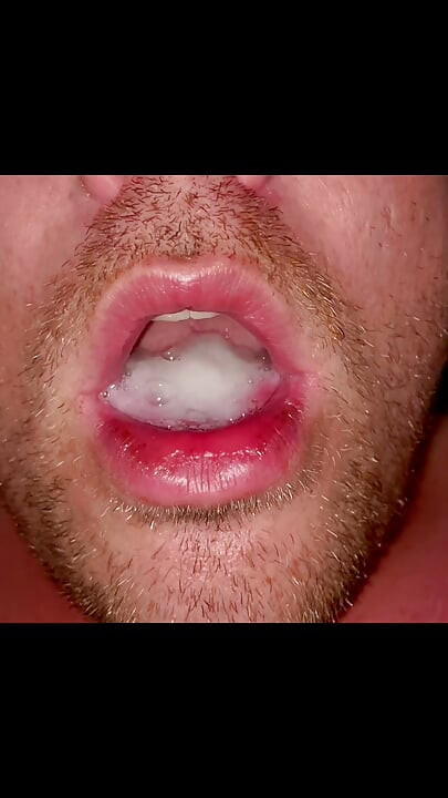Compilação de engolindo porra (CIM e engolindo muitas cargas do meu próprio esperma gostoso)