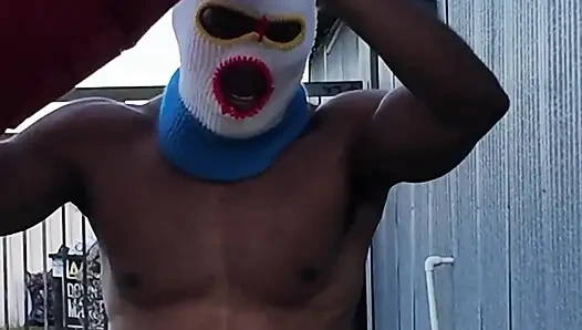 Büyük zenci yarağı orta yaşlı seksi kadının sevgililer günü planlarını engelliyor