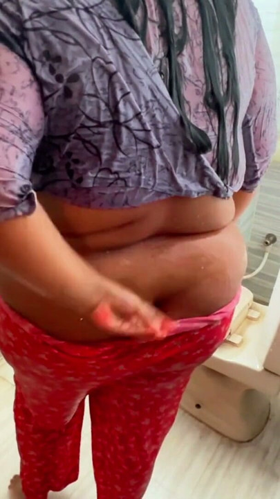 Toilet ki Andar Ayesha Bhabhi Ko Sat Debar ji Jabardast Kya Kand | Clip 2