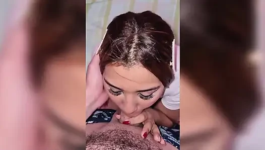 Осторожный!! Осторожный!! Ты чуть не забрызгала молоком мне в глаза, а я хочу его в мой рот.