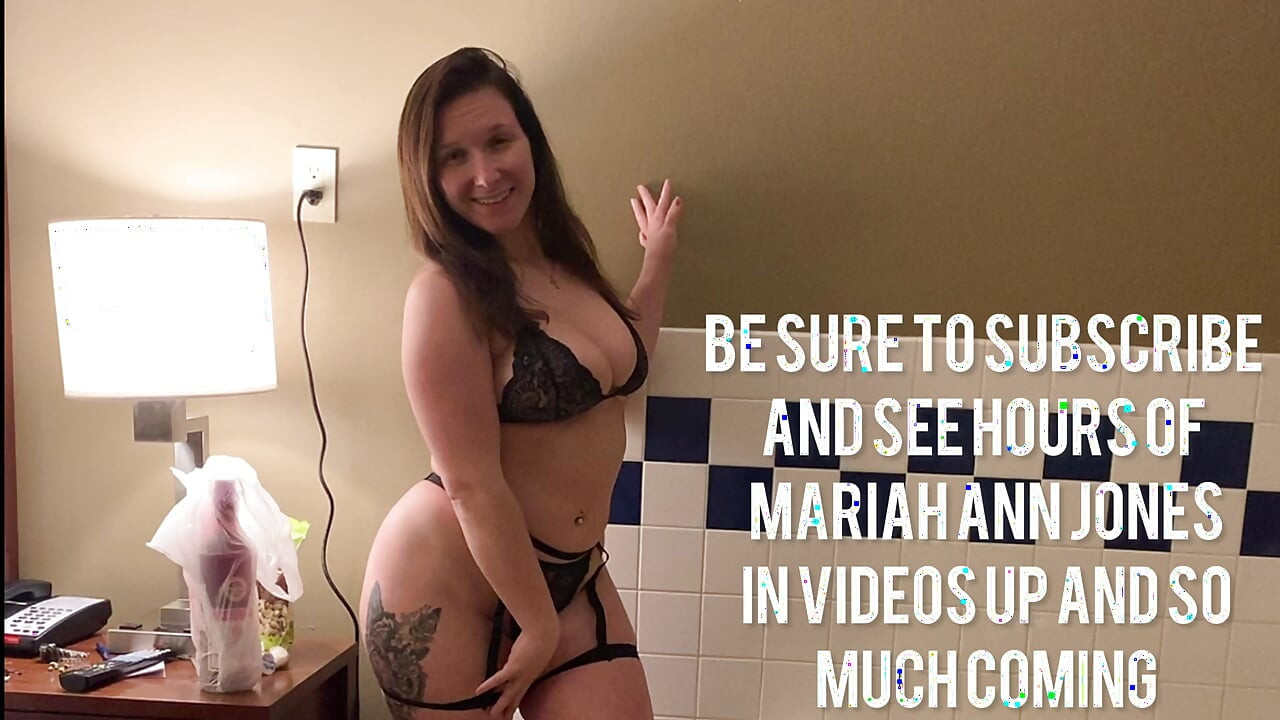 I seduced, kissed, got my pussy rocked in a tub, then stroked the 55m old man’s big dick to a cum explosion and he keeps going!