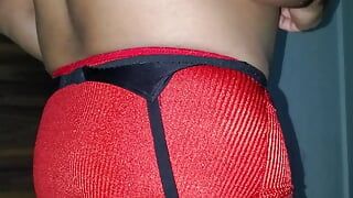 Culotte de contrôle en nylon rouge super brillante, belle éjaculation