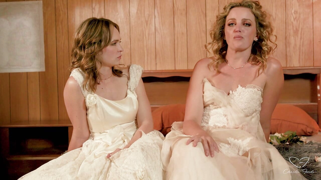 Interview: Marriage and Eloping Featuring Charlie Forde, Lilly Bell