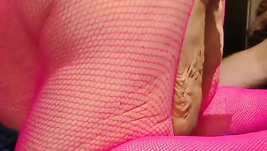 Cewek cantik dengan mesin seks pink ini bikin memeknya bau banget