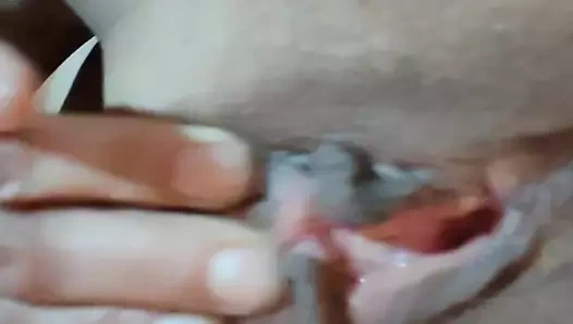 Lusi doesn't like to wear vikini