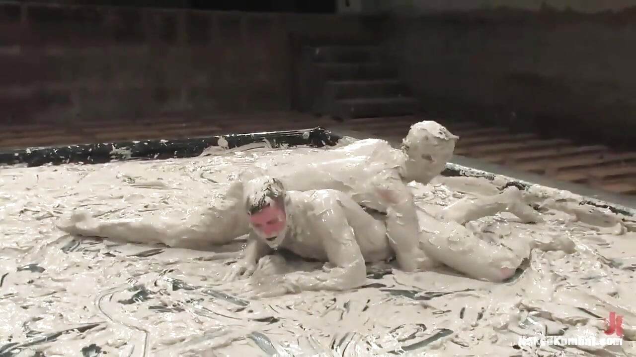 Dean Tucker Vs James Hamilton the Mud Match