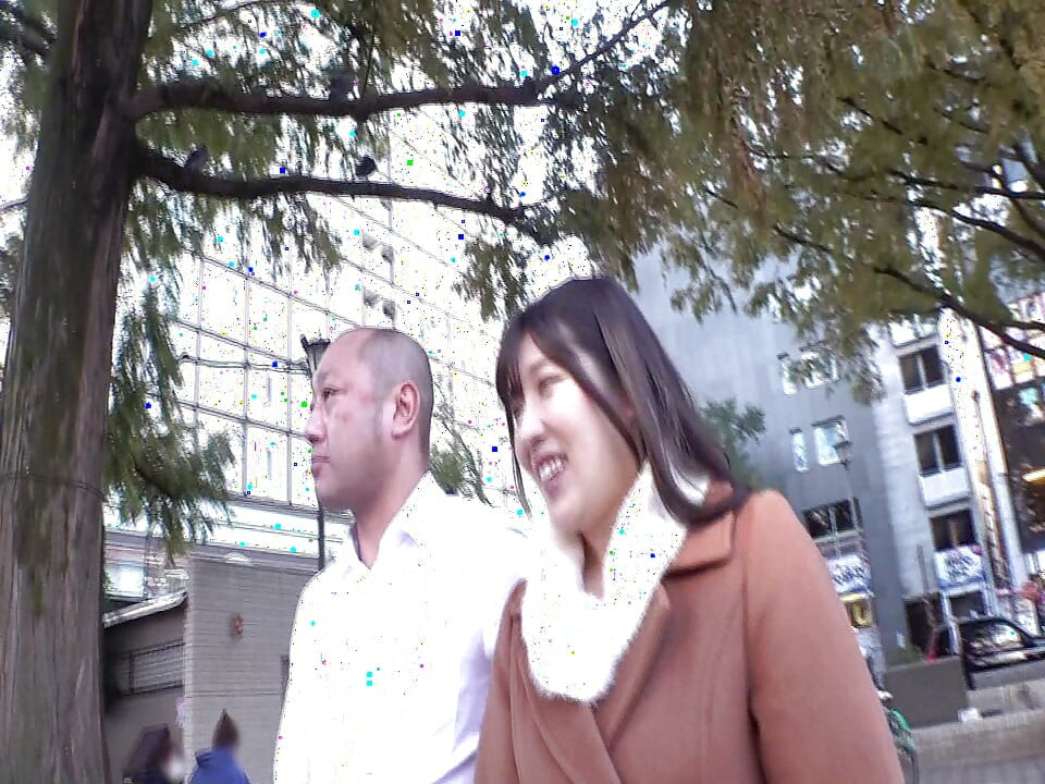 공공 광장 키스 중독자는 더 많은 다음 구강과 입 마무리에 키스를 계속 구걸