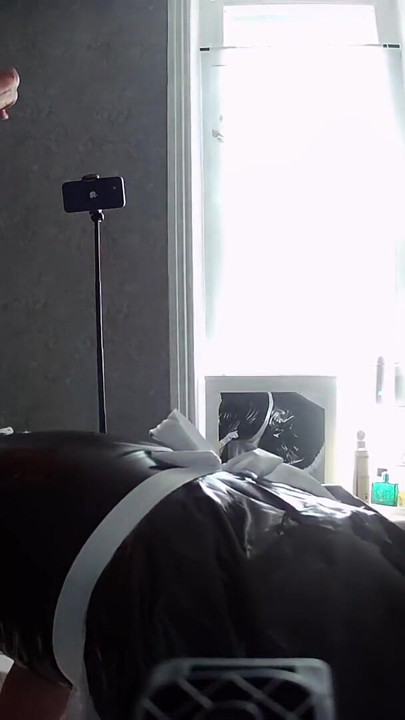 Servitoarea Jane gving Stăpâna Blackberrymilf un spectacol | Clipul 3
