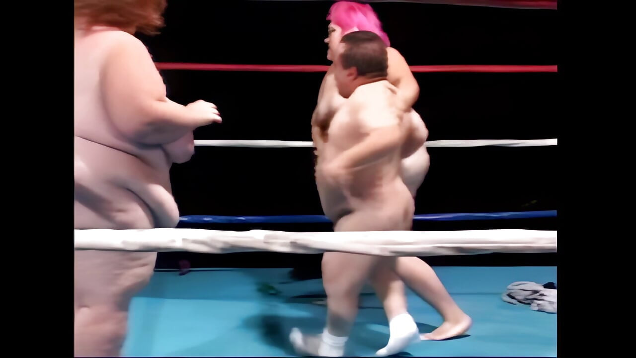 Louca luta entre enormes putas gordas