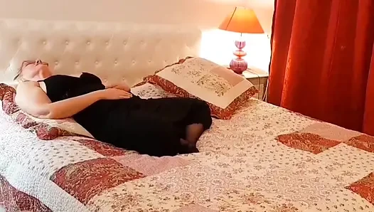 Istri pirang dewasa menikmati seks setelah berjalan