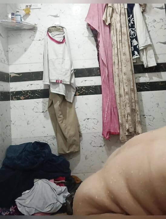 Priya Bhabi toaleta czyste wideo