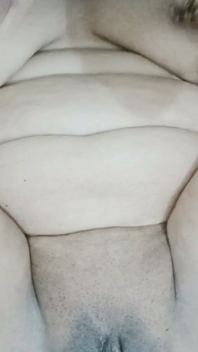 Desi Bhabhi Ki Desi Foodie Muft Wali | Clip 3