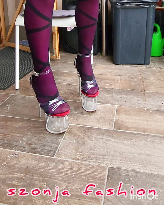 ترافي عاهرة في سانديز مثيرة.