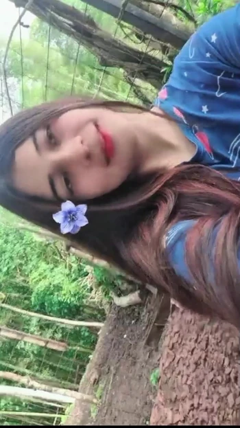 COLOMBIAN PORN ACTRESS TOUCHES HER PUSSY OUTDOORS