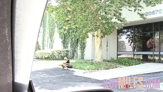 Blonde milf verführt, rohen sex mit einem fremden zu haben