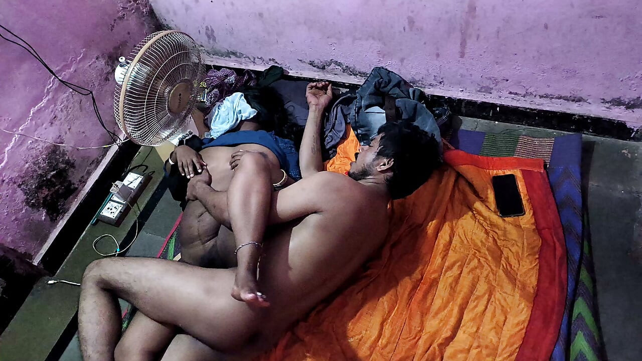 Super Sexy Hot Bhabhi Pegou Seu Devar Sozinho no Quarto