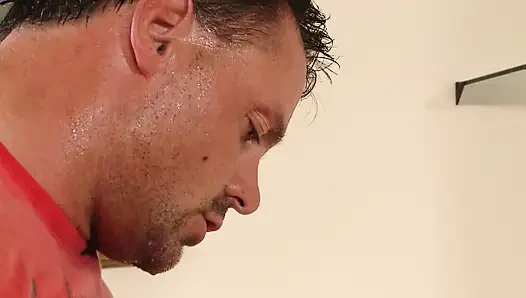 Ngentot memek sempitku sampai aku mengerang keenakan!