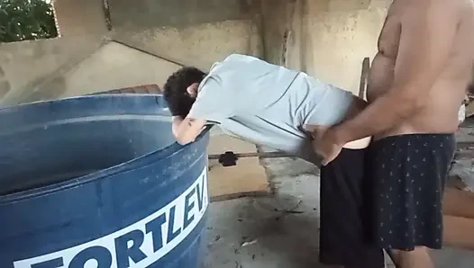 Terasta ayakkabının götünü sikiyor % 100 anal