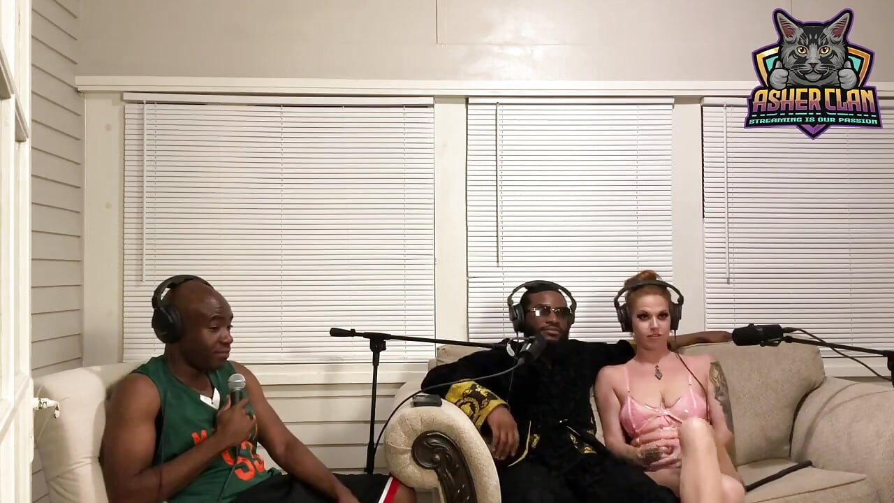 The Fox and the Hounds - Foxi Vixen Joins Mrflourish and Guys for Some Wild Adult Talk Podcast