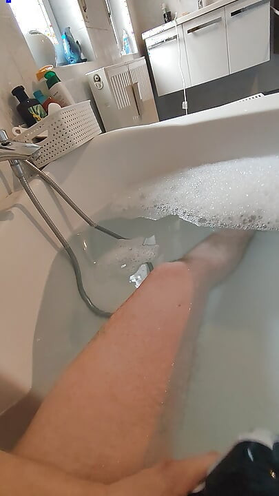 Private Bubble Bath - Real Amateur Solo and Unexpected Ending - Part 1