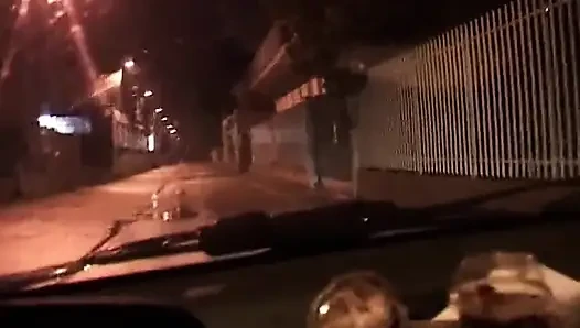 Azgın orta yaşlı seksi kadın damlayan rosebud patlamasıyla derinden yumruklanıyor