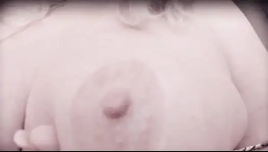 İri göğüslü orta yaşlı seksi kadın bakış açısı rol yapma oyunu