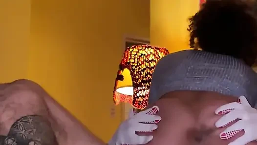 Ketika aku melompat mickey mouse dan aku menunjukkan kepadanya bagaimana perangkap tikus ini bekerja