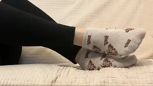 kaus kakiku saat aku mengabaikanmu