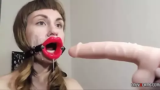 Crazy Cam Slut With Deep Mouth