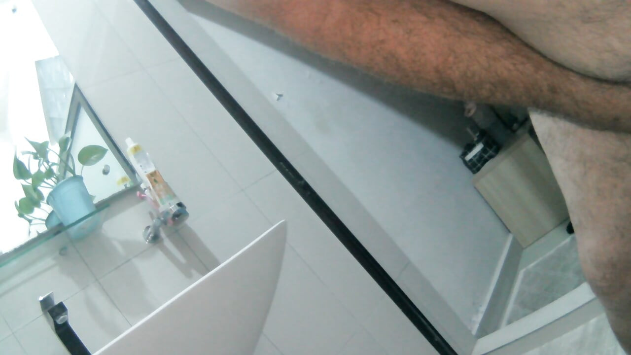 PAULS PISS PLAY