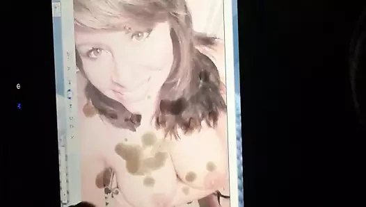 Dianna romo göğüslerine haraç!