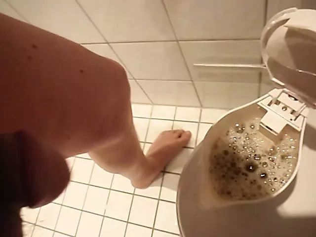 Making urine tea