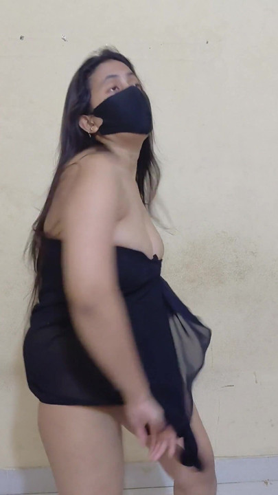 Mempelajari tarian seksiku di rumah | Klip 2