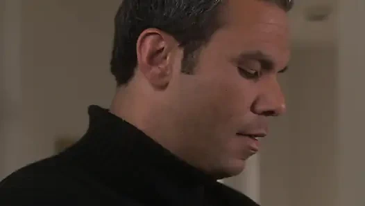 Çoraplı sarışın orta yaşlı seksi kadın sert yarağa biniyor