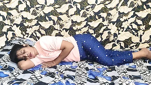 Bhabhi ne Apne Boyfriend ko Bulaker karai apni choot ki chudai
