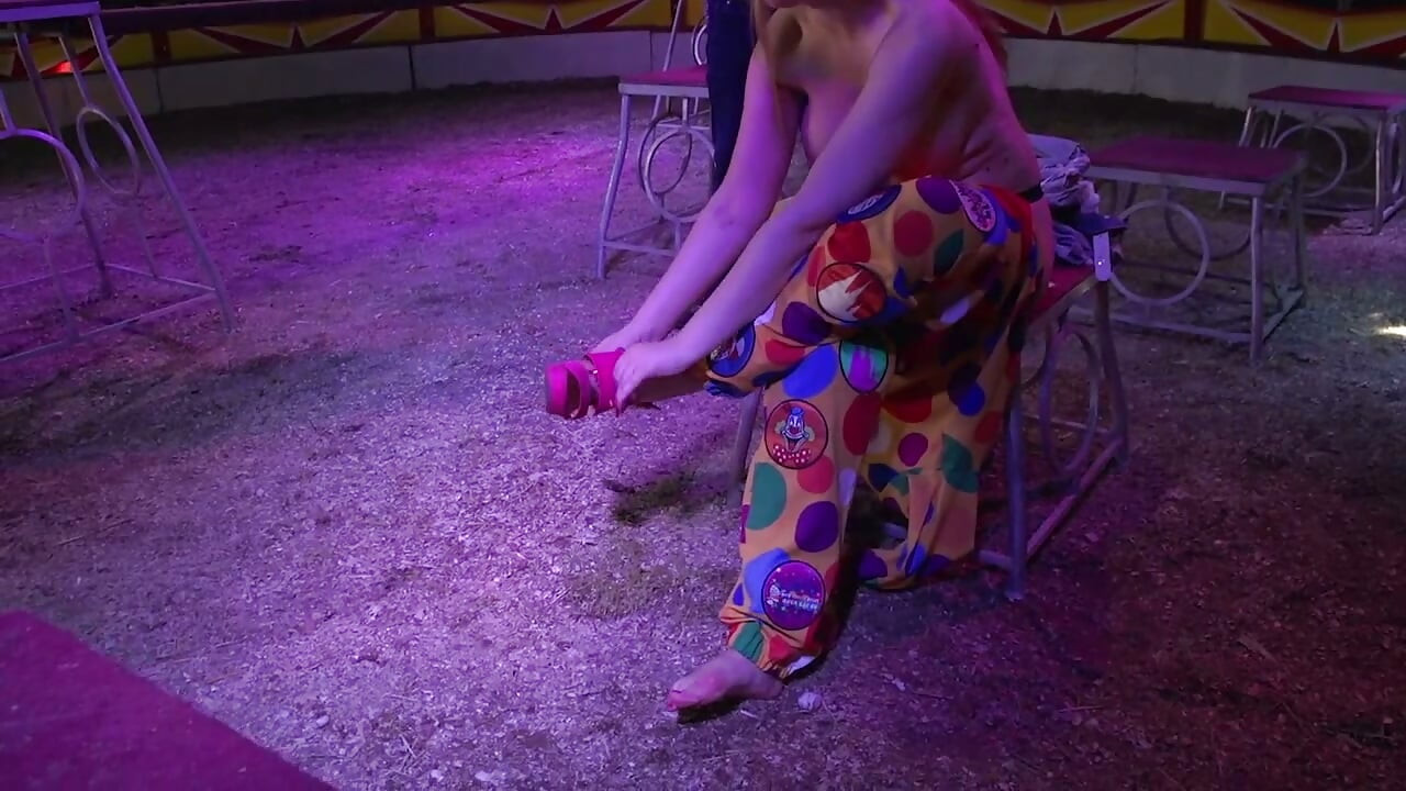 Aventură sexuală la circ!