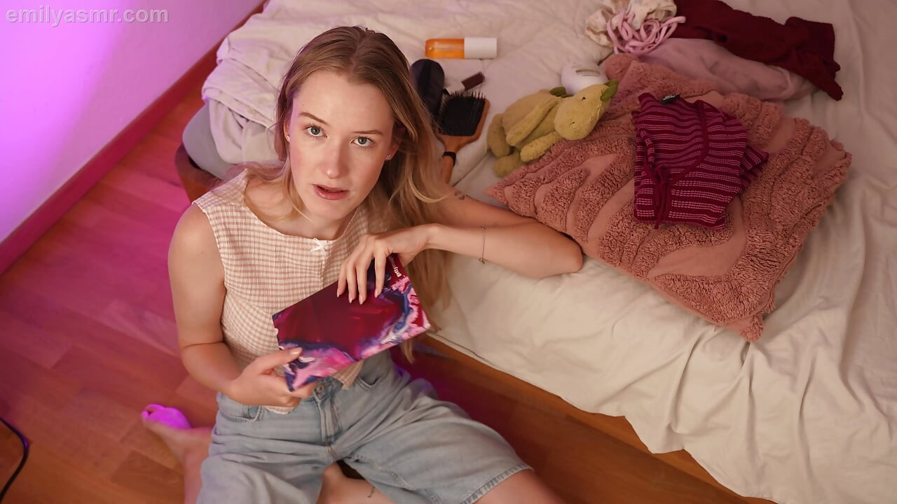 Je nieuwe kamergenoot is geile AF - Asmr