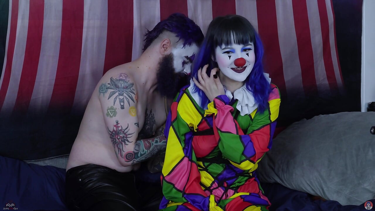 Btsクラウン・スーツ・ボンデージ