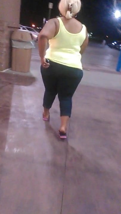 watermelona azz in Wal-Mart part 2