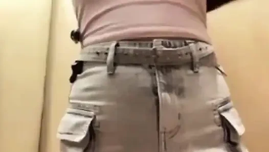 Soyunma odasında aşırı sikişiyor