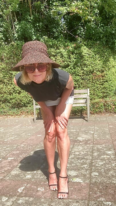Tits flashing in the park
