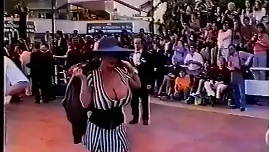 GINA COLANY принцесса эротического кастинга