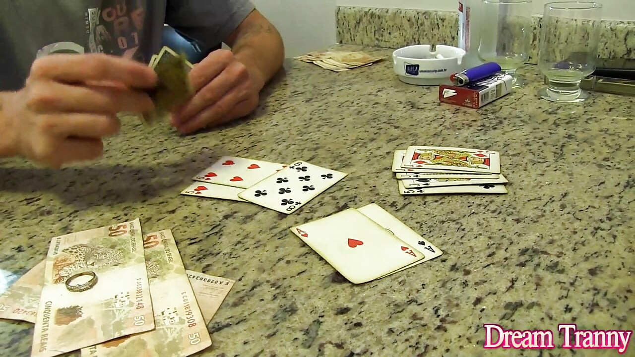 金髮變性人Carol Penelope被雙重操