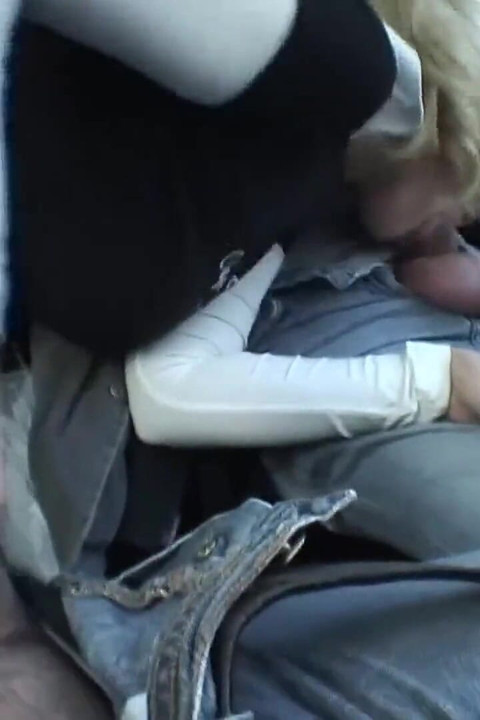 Busty teen gets picked up and fucked in threesome